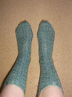 Snowflake_lace_socks